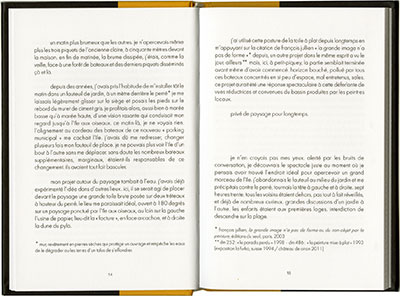 Vue d'une page intérieure du livre "Marée noire" de Claude Rutault